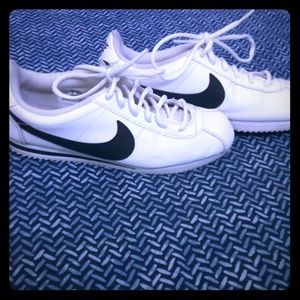 Nike Cortez size 7y